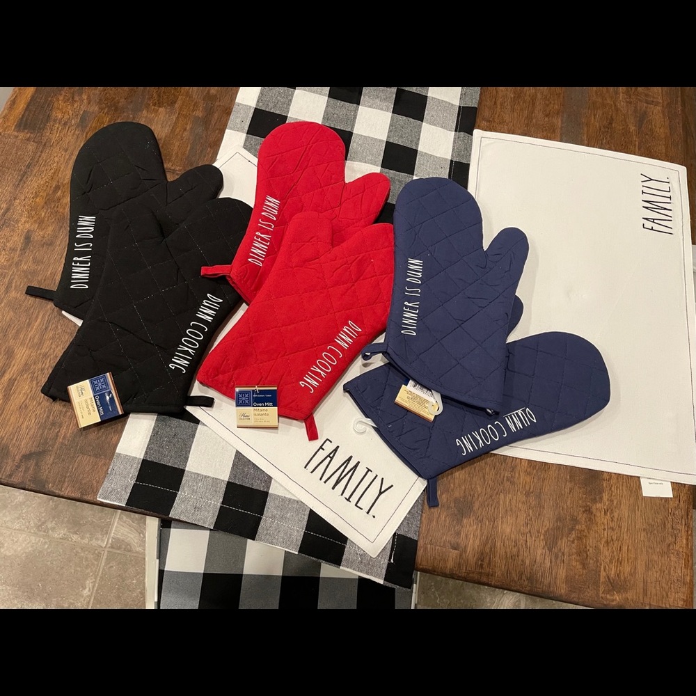 Rae Dunn inspired oven mitts